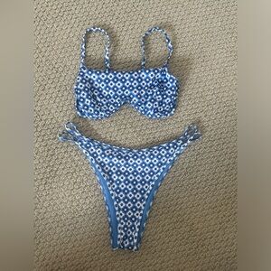 Hollister bikini set - blue and white floral